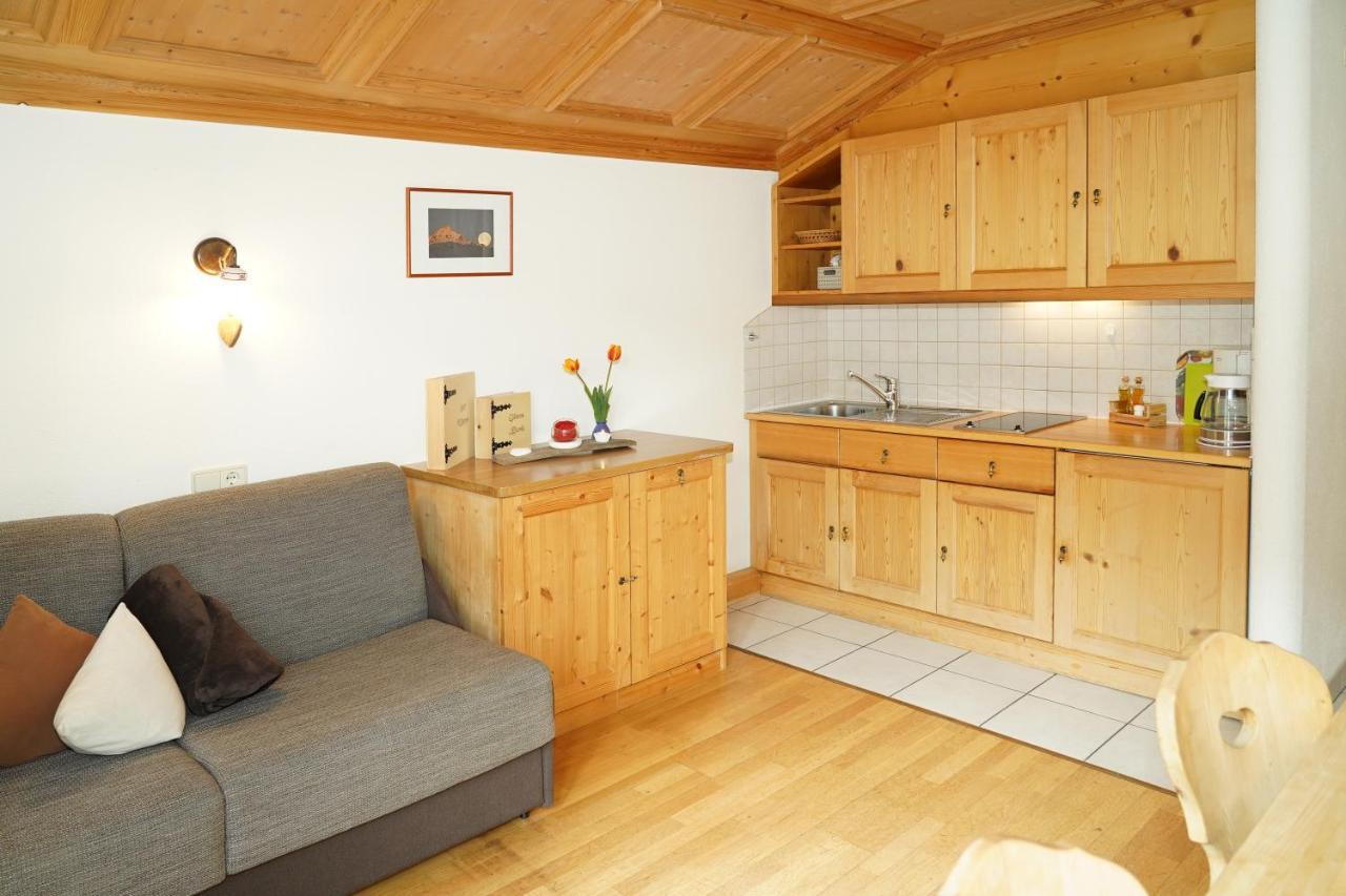 Tappeto Tirolese con stelle alpine, per cucina, soggiorno, bagno e stanza,  stile chalet di montagna, rosso, BRAIES